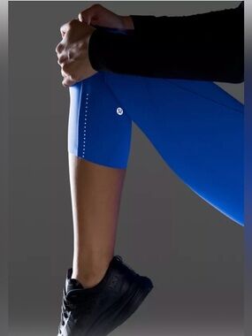 Lululemon Fast and Free High-Rise Crop 19" 7 Pocket, size 2 Curulean blue
